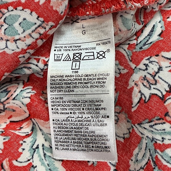 Old Navy Red Floral Print Pattern Tank Top Size Large - Picture 13 of 15